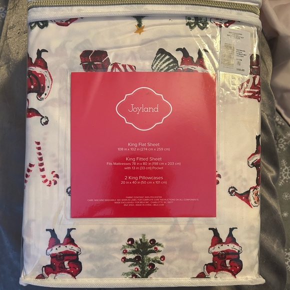 NWT CHRISTMAS 🤶 Santa clause king sheets. - Picture 8 of 10